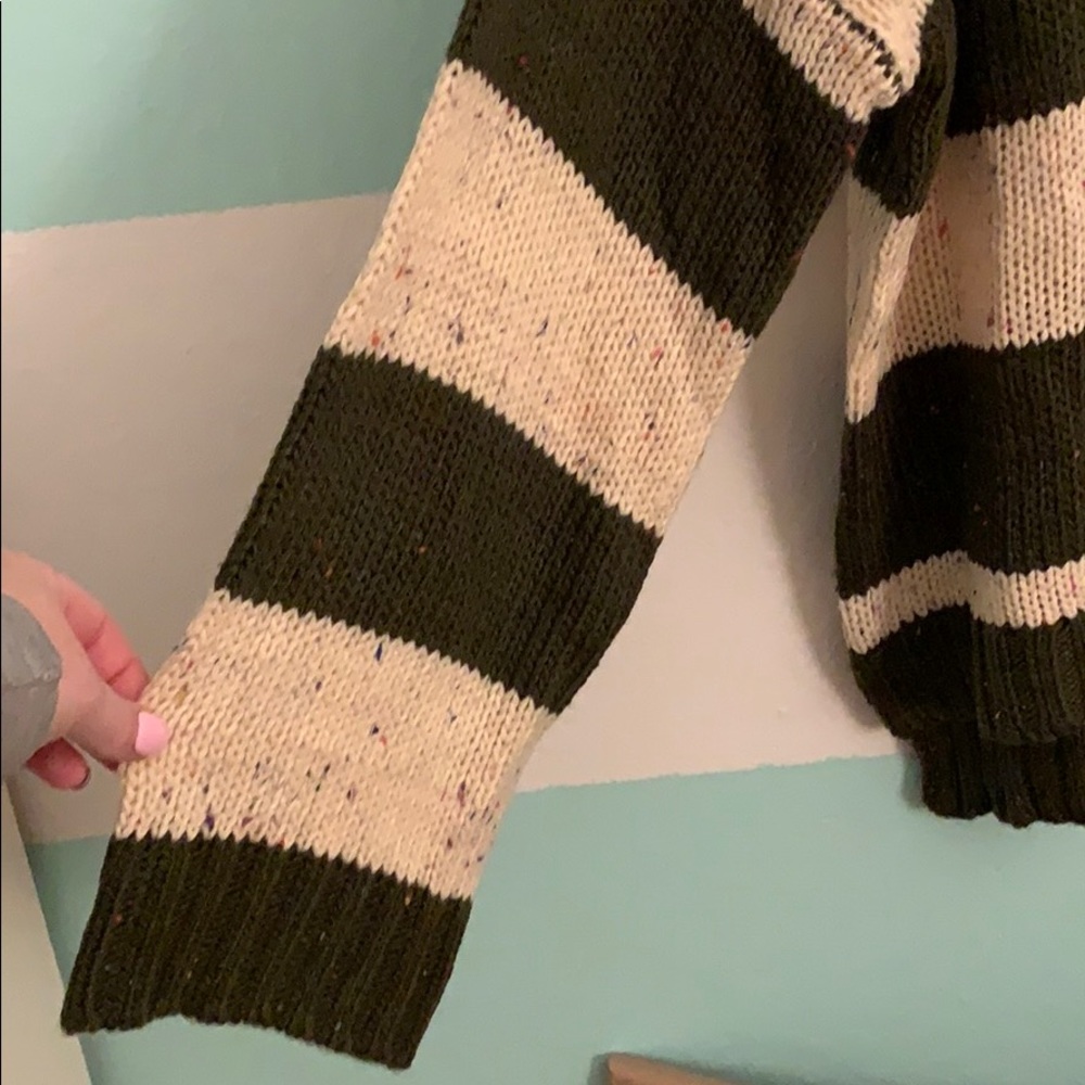 Hem & Thread woven sweater - Picture 5 of 10